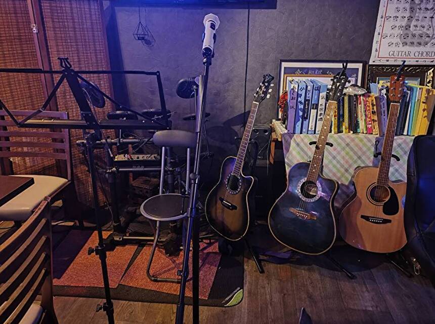 鹿児島の音楽愛好家が集まるお店『カラオケ&ギターまこっちゃん家』